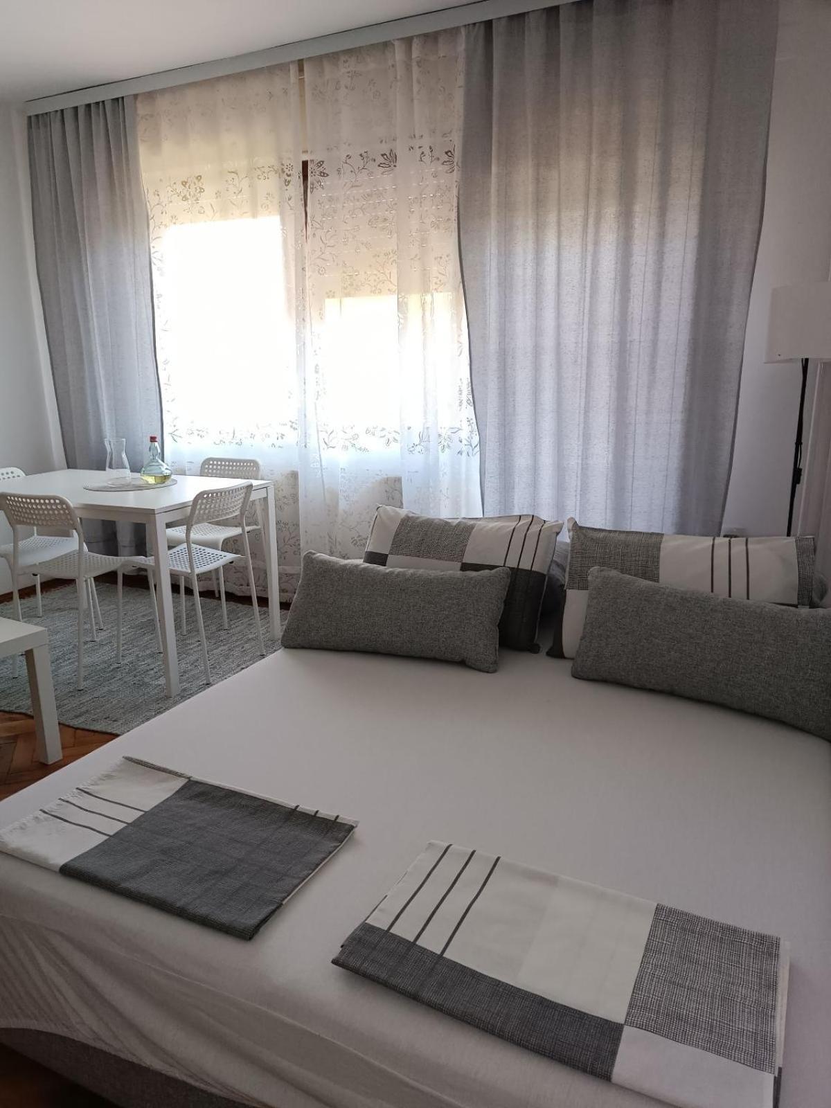 Apartment Ljiljan 2 Ni Exterior foto